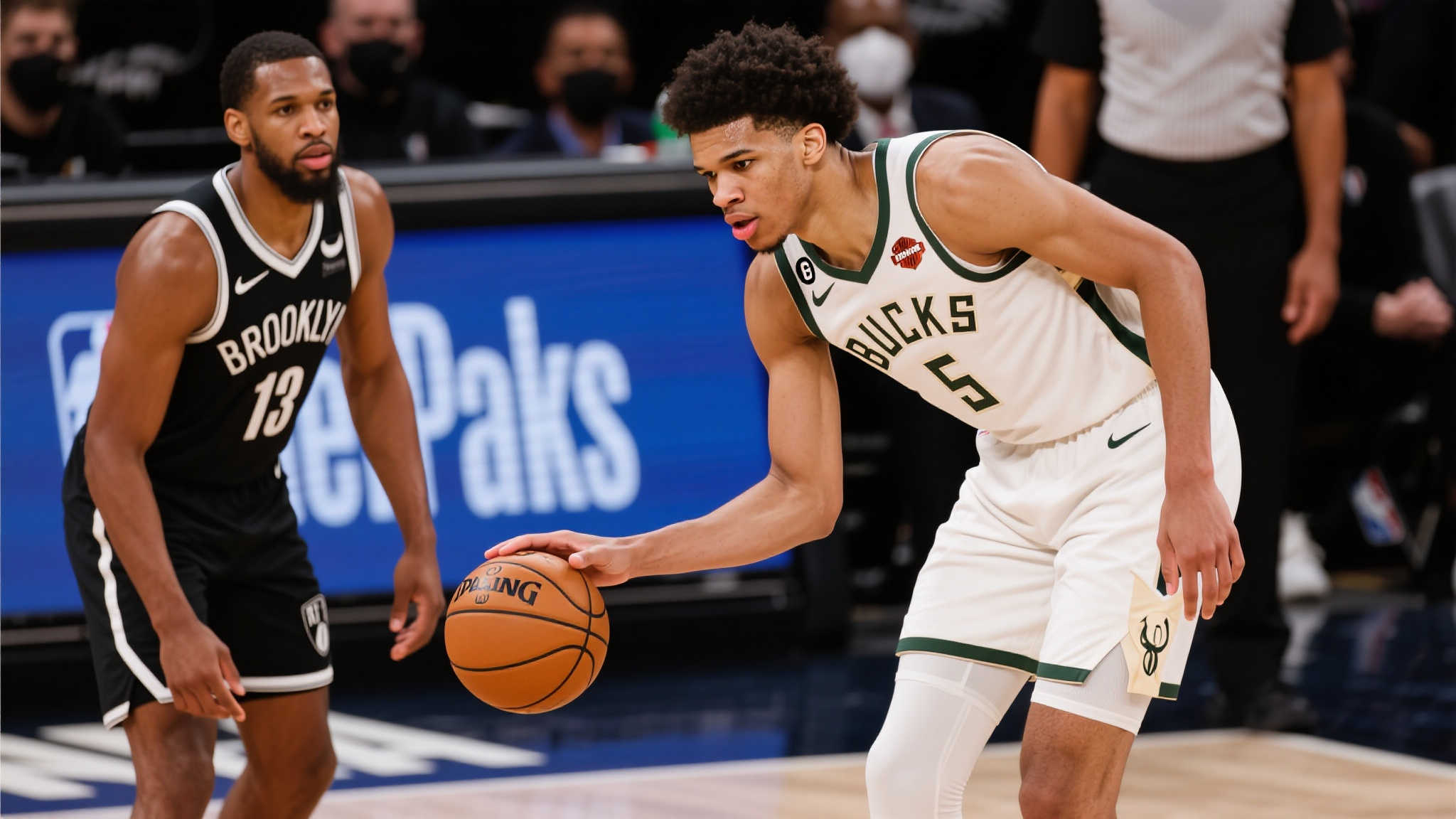 切特近两场低迷仅得13分，总决赛多场得分未上双，表现不如特纳？